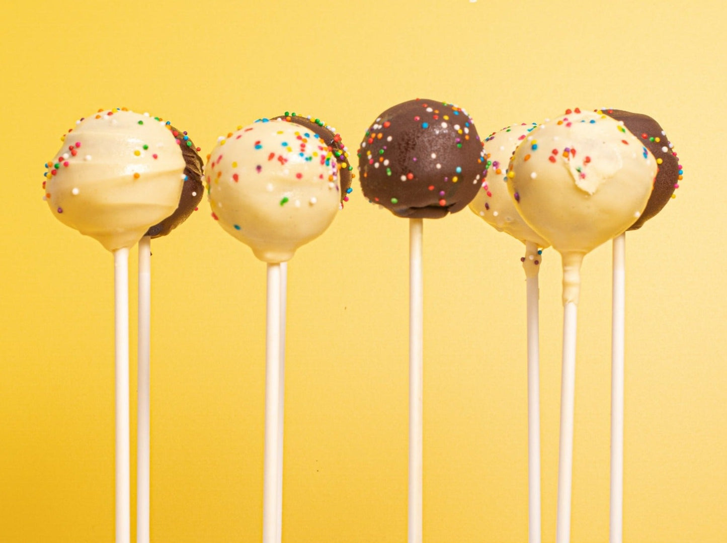 Cakeology Cake Pops